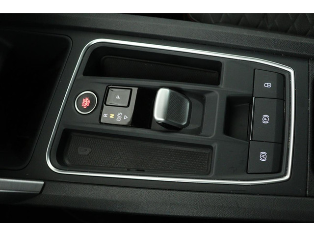 Seat Leon 1.5 eTSI FR Launch Edition | Carplay | Stoel & stuurverwarming | Camera | Adaptive cruise | Navigatie | Keyless | Full LED | Spo