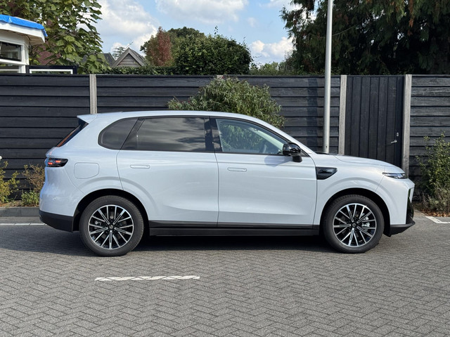 leapmotor-b10-design-promax-67.1-kwh-218pk-automaat-navigatie--camera-360--lichtmetalen-velgen--elektrische-achterklep--kunstlederen-bekleding