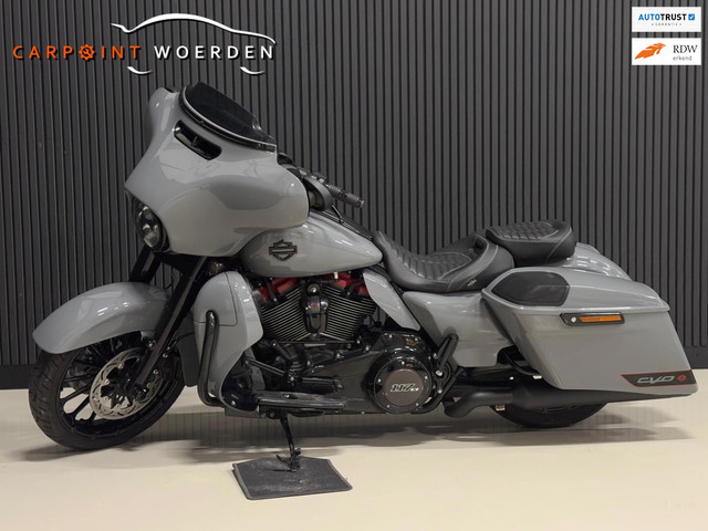 harley-davidson-street-glide-tour-117-flhxst-cvo-special---nieuwstaat----boom-speakers