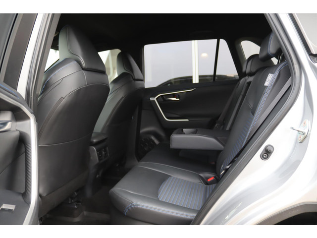 Toyota RAV4 2.5 HYBRID 218PK AUTOMAAT STYLE BI-TONE Navi Carplay | JBL-Audio | 360 Camera | Stoel stuur voorruitverw.| Adapt.Cruise | 19 Inc