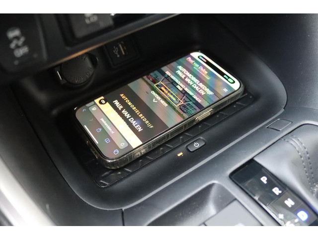 Toyota RAV4 2.5 HYBRID 218PK AUTOMAAT STYLE BI-TONE Navi Carplay | JBL-Audio | 360 Camera | Stoel stuur voorruitverw.| Adapt.Cruise | 19 Inc