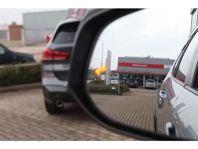 Toyota RAV4 2.5 HYBRID 218PK AUTOMAAT STYLE BI-TONE Navi Carplay | JBL-Audio | 360 Camera | Stoel stuur voorruitverw.| Adapt.Cruise | 19 Inc