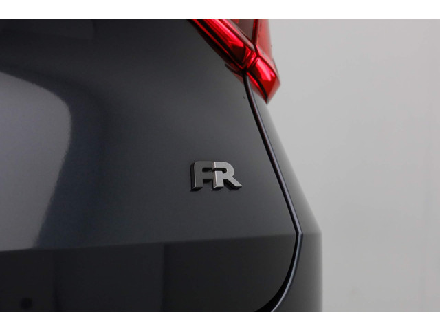 Seat Leon Sportstourer 1.5 eTSI 150 pk DSG FR Launch Edition | Stuur- stoelverwarming | Achteruitrijcamera | Navigatie | Adaptive Cruise