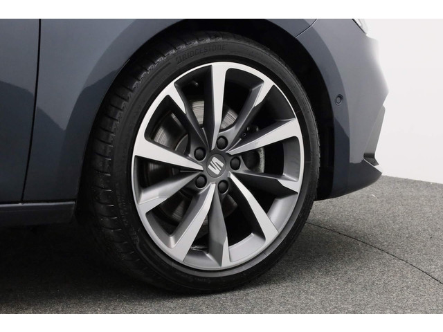 Seat Leon Sportstourer 1.5 eTSI 150 pk DSG FR Launch Edition | Stuur- stoelverwarming | Achteruitrijcamera | Navigatie | Adaptive Cruise