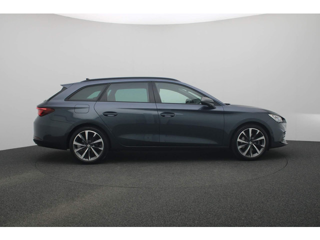 Seat Leon Sportstourer 1.5 eTSI 150 pk DSG FR Launch Edition | Stuur- stoelverwarming | Achteruitrijcamera | Navigatie | Adaptive Cruise