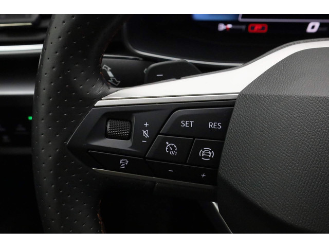 Seat Leon Sportstourer 1.5 eTSI 150 pk DSG FR Launch Edition | Stuur- stoelverwarming | Achteruitrijcamera | Navigatie | Adaptive Cruise