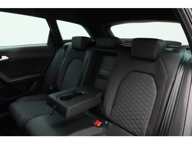 Seat Leon Sportstourer 1.5 eTSI 150 pk DSG FR Launch Edition | Stuur- stoelverwarming | Achteruitrijcamera | Navigatie | Adaptive Cruise