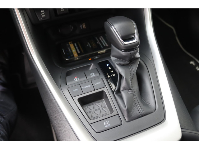 Toyota RAV4 2.5 HYBRID 218PK AUTOMAAT DYNAMIC Navi Carplay | Led | Dab | Camera | Stoel stuur voorruitverw.| Adapt.Cruise | 18 Inch Lm |