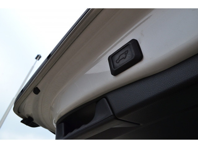 Toyota RAV4 2.0 VVT-iE Dynamic LED Camera Navi Trekhaak