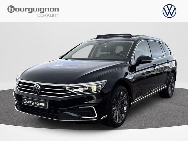 volkswagen-passat-variant-1.4-tsi-phev-gte-business---218-pk---pano-dak---trekhaak---iq-light--