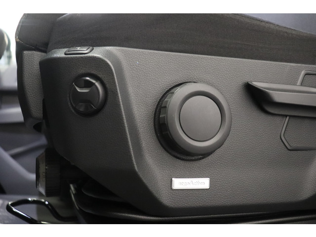 Volkswagen Crafter 2.0 TDI 140PK Automaat L3H3 EURO 6 - Airco - Navi - Cruise - Massage - €14.499,- Excl.