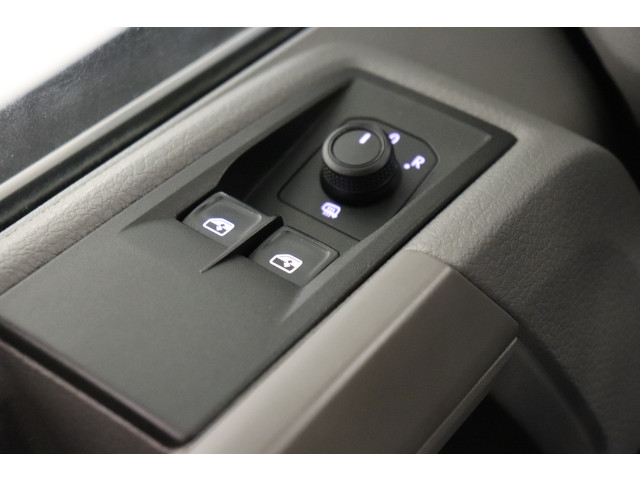 Volkswagen Crafter 2.0 TDI 140PK Automaat L3H3 EURO 6 - Airco - Navi - Cruise - Massage - €14.499,- Excl.