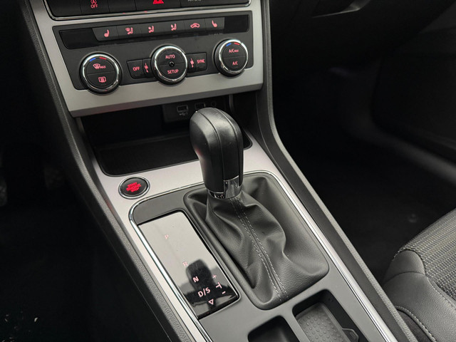 Seat Leon ST 1.4 EcoTSI Xcellence Automaat | Adaptive Cruise Control | Parkeersensoren | Stoelverwarming | Trekhaak