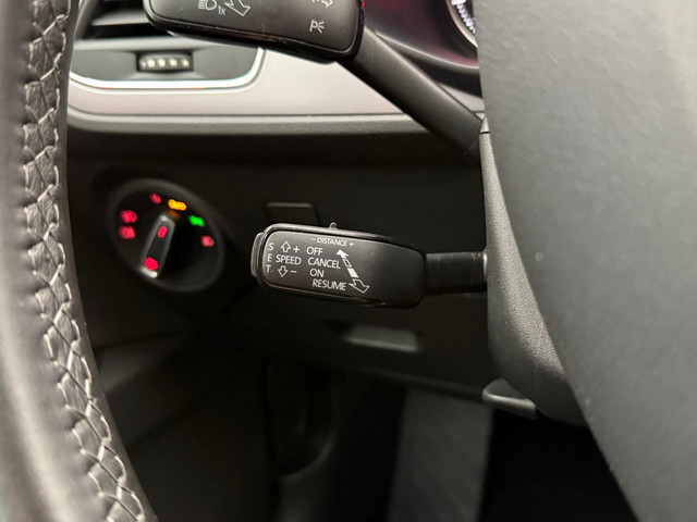 Seat Leon ST 1.4 EcoTSI Xcellence Automaat | Adaptive Cruise Control | Parkeersensoren | Stoelverwarming | Trekhaak
