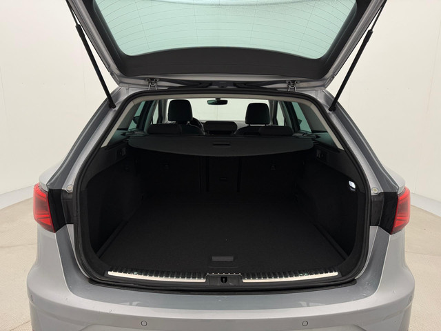Seat Leon ST 1.4 EcoTSI Xcellence Automaat | Adaptive Cruise Control | Parkeersensoren | Stoelverwarming | Trekhaak