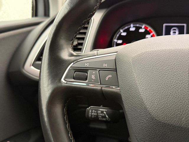 Seat Leon ST 1.4 EcoTSI Xcellence Automaat | Adaptive Cruise Control | Parkeersensoren | Stoelverwarming | Trekhaak