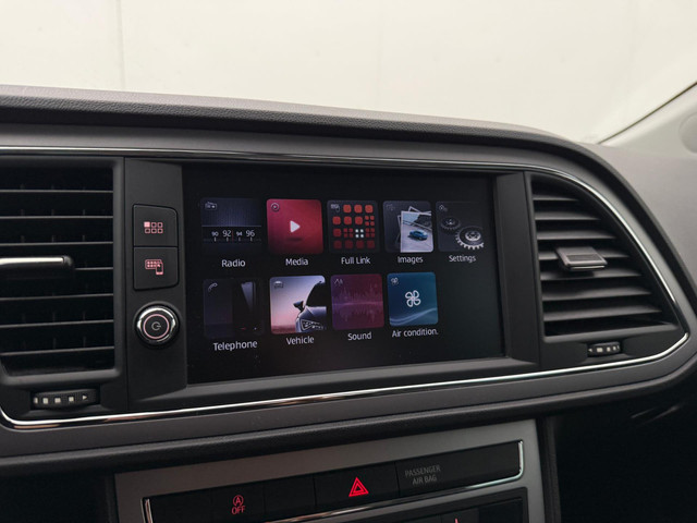 Seat Leon ST 1.4 EcoTSI Xcellence Automaat | Adaptive Cruise Control | Parkeersensoren | Stoelverwarming | Trekhaak