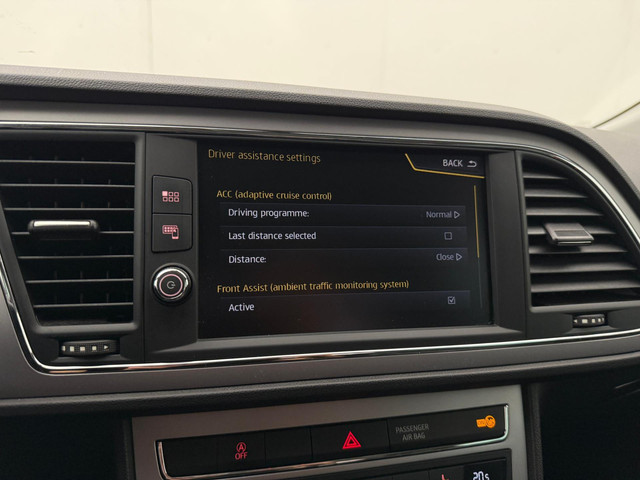 Seat Leon ST 1.4 EcoTSI Xcellence Automaat | Adaptive Cruise Control | Parkeersensoren | Stoelverwarming | Trekhaak
