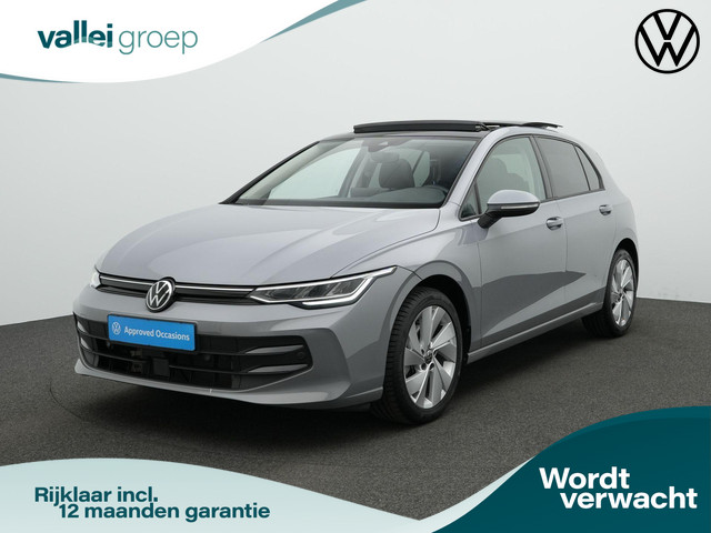 volkswagen-golf-1.5-tsi-115-pk-life-edition---panoramadak---stuur--stoelverwarming---parkeersensoren-voor-achter