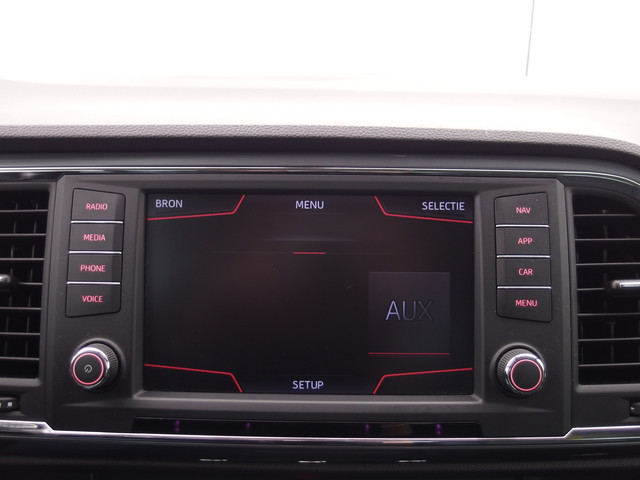 Seat Ateca 1.0 EcoTSI Style TREKHAAK   CAMERA   CARPLAY   NAVI   CLIMA   PDC   BLUETOOTH   CRUISE   NL-AUTO