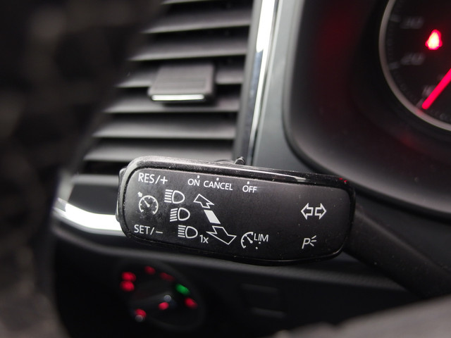 Seat Ateca 1.0 EcoTSI Style TREKHAAK   CAMERA   CARPLAY   NAVI   CLIMA   PDC   BLUETOOTH   CRUISE   NL-AUTO