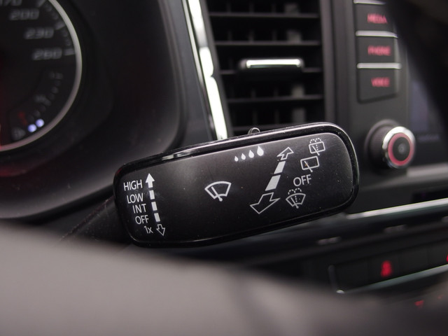 Seat Ateca 1.0 EcoTSI Style TREKHAAK   CAMERA   CARPLAY   NAVI   CLIMA   PDC   BLUETOOTH   CRUISE   NL-AUTO