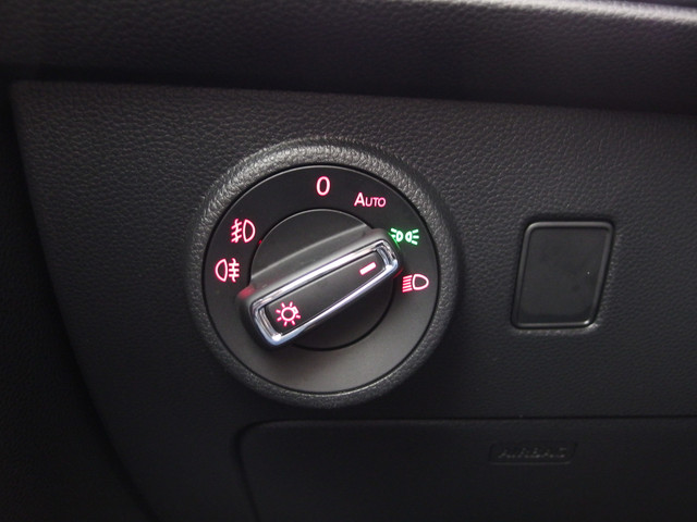 Seat Ateca 1.0 EcoTSI Style TREKHAAK   CAMERA   CARPLAY   NAVI   CLIMA   PDC   BLUETOOTH   CRUISE   NL-AUTO