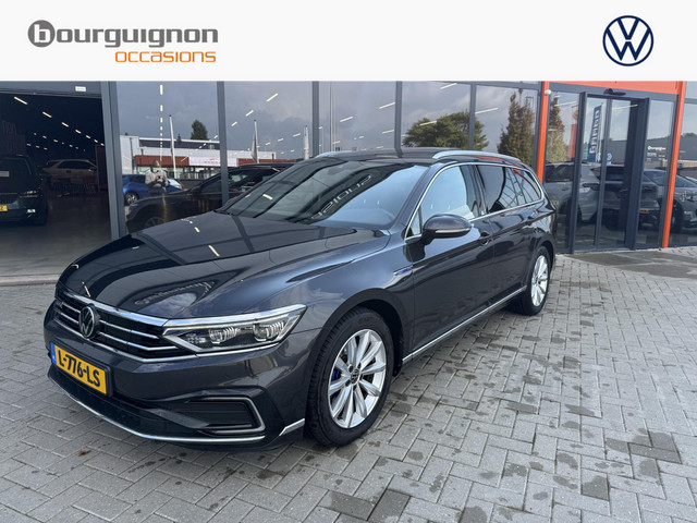 volkswagen-passat-variant-1.4-tsi-218-pk-automaat-phev-gte-business---panoramadak---adaptive-cruise---climate-control---stoelverwarming---keyless-