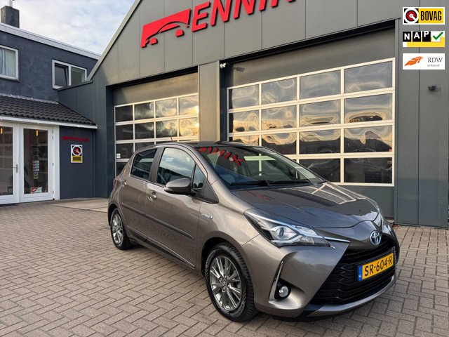 toyota-yaris-1.5-hybrid-executive---cruise---trekhaak---camera---zeer-mooie-auto--.