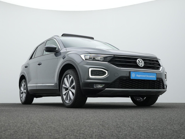 volkswagen-t-roc-1.5-tsi-150-pk-dsg-sport-business-r---panoramadak---trekhaak---stoelverwarming---adaptive-cruise---achteruitrijcamera---17-inch