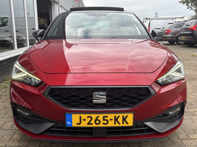 Seat Leon 1.5 eTSI FR Launch Edition | Pano | Stuur Verwarming | Stoel Verwarming | Parkeer Camera