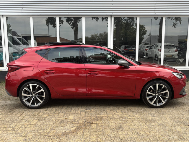 Seat Leon 1.5 eTSI FR Launch Edition | Pano | Stuur Verwarming | Stoel Verwarming | Parkeer Camera