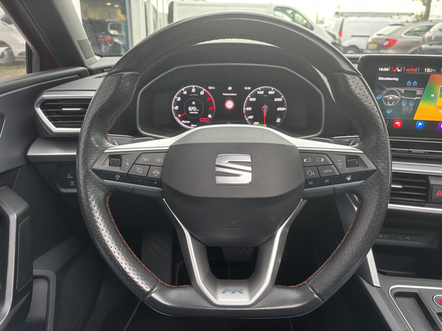 Seat Leon 1.5 eTSI FR Launch Edition | Pano | Stuur Verwarming | Stoel Verwarming | Parkeer Camera