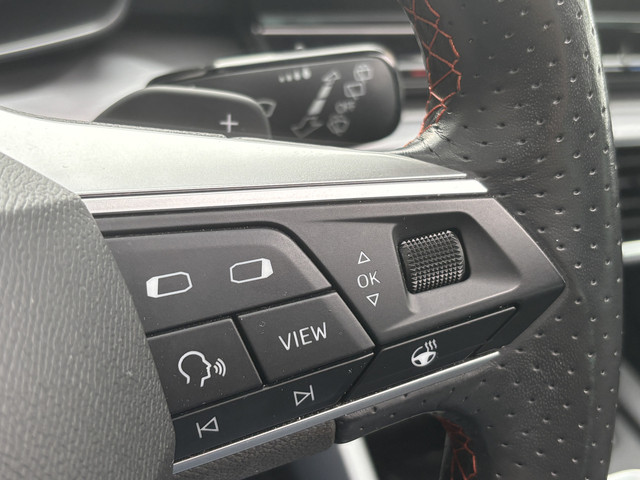 Seat Leon 1.5 eTSI FR Launch Edition | Pano | Stuur Verwarming | Stoel Verwarming | Parkeer Camera