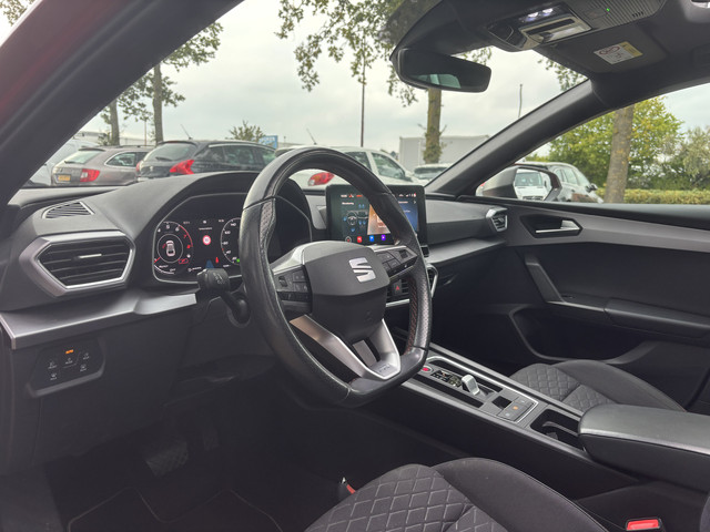 Seat Leon 1.5 eTSI FR Launch Edition | Pano | Stuur Verwarming | Stoel Verwarming | Parkeer Camera