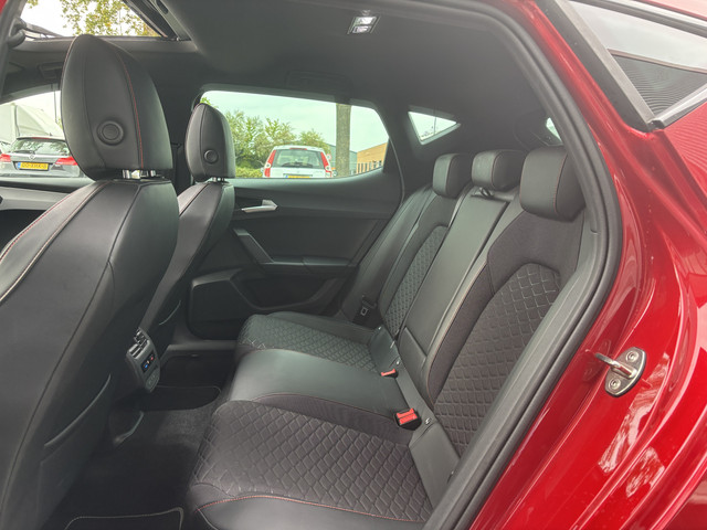 Seat Leon 1.5 eTSI FR Launch Edition | Pano | Stuur Verwarming | Stoel Verwarming | Parkeer Camera