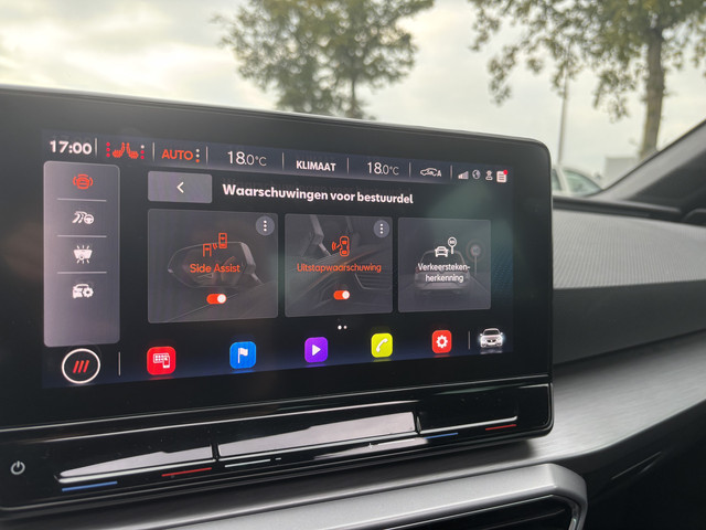 Seat Leon 1.5 eTSI FR Launch Edition | Pano | Stuur Verwarming | Stoel Verwarming | Parkeer Camera
