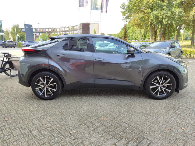 toyota-c-hr-hybrid-140-dynamic-keyless-park-sensoren-blind-spot-18---lm-velgen-camera-navi-ad-cruise-clima-apple-android-nl-auto