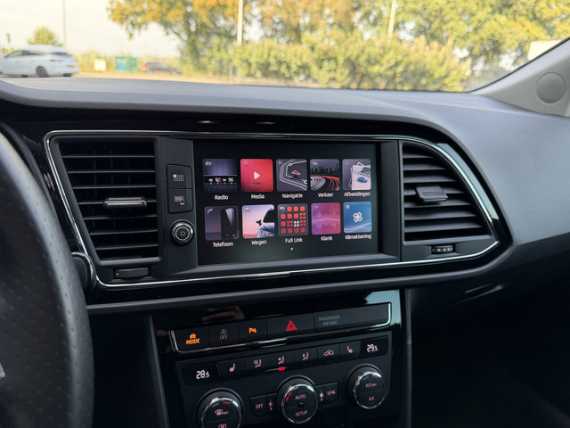 Seat Leon ST 1.4 TSI FR ACC|Carplay|Camera|DCC Zwart