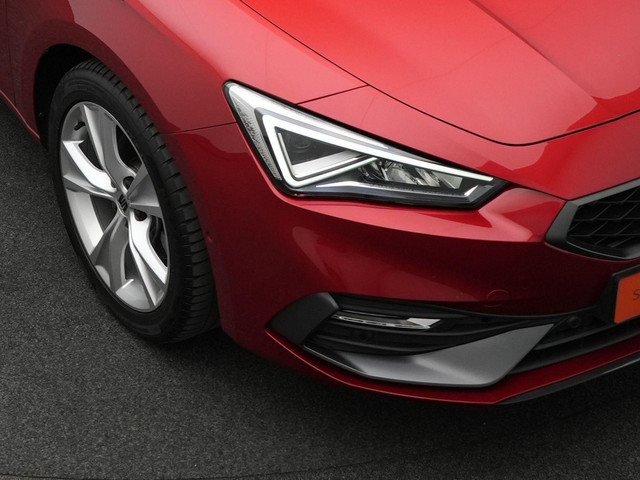 Seat Leon Sportstourer 1.0 eTSI 110 pk DSG FR Business | Panoramadak | Achteruitrijcamera | Navigatie | Adaptive Cruise