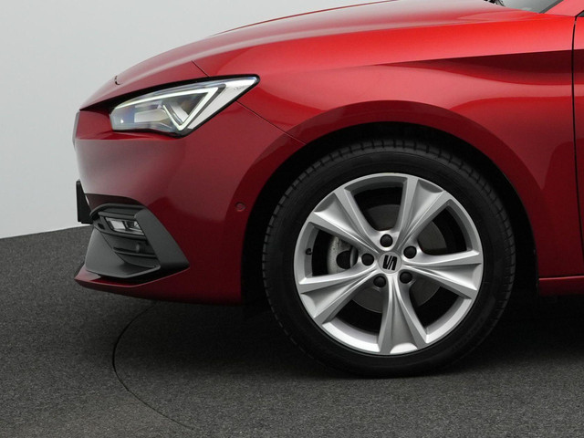 Seat Leon Sportstourer 1.0 eTSI 110 pk DSG FR Business | Panoramadak | Achteruitrijcamera | Navigatie | Adaptive Cruise
