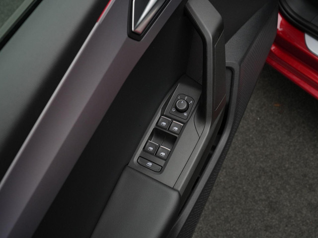 Seat Leon Sportstourer 1.0 eTSI 110 pk DSG FR Business | Panoramadak | Achteruitrijcamera | Navigatie | Adaptive Cruise