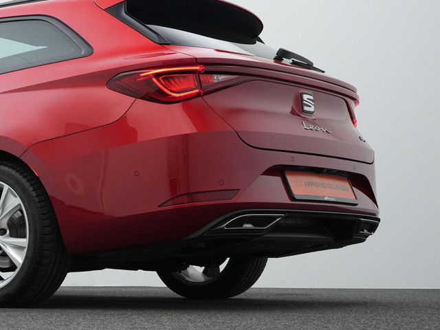 Seat Leon Sportstourer 1.0 eTSI 110 pk DSG FR Business | Panoramadak | Achteruitrijcamera | Navigatie | Adaptive Cruise