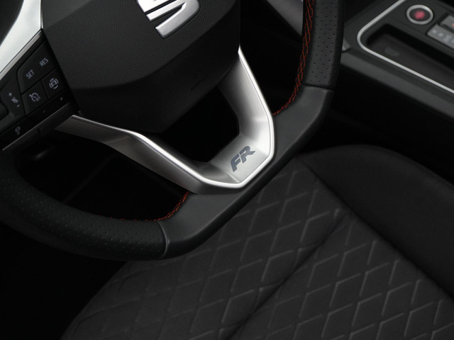 Seat Leon Sportstourer 1.0 eTSI 110 pk DSG FR Business | Panoramadak | Achteruitrijcamera | Navigatie | Adaptive Cruise