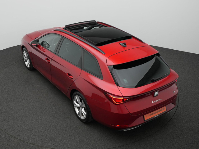 Seat Leon Sportstourer 1.0 eTSI 110 pk DSG FR Business | Panoramadak | Achteruitrijcamera | Navigatie | Adaptive Cruise