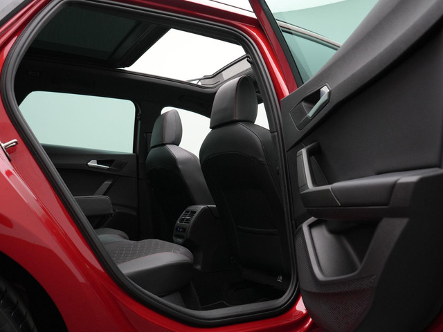 Seat Leon Sportstourer 1.0 eTSI 110 pk DSG FR Business | Panoramadak | Achteruitrijcamera | Navigatie | Adaptive Cruise