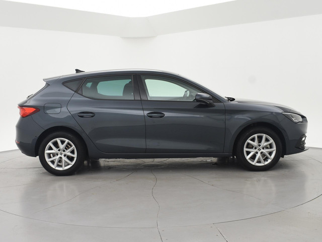Seat Leon 1.0 TSI STYLE INTENSE + WEGKL. TREKHAAK | VIRTUAL COCKPIT | CAMERA | STOELVERW. | NAVIGATIE | CARPLAY