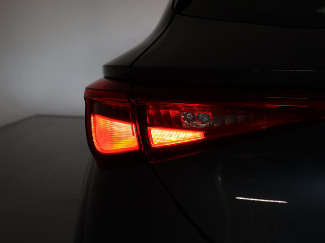 Seat Leon 1.0 TSI STYLE INTENSE + WEGKL. TREKHAAK | VIRTUAL COCKPIT | CAMERA | STOELVERW. | NAVIGATIE | CARPLAY