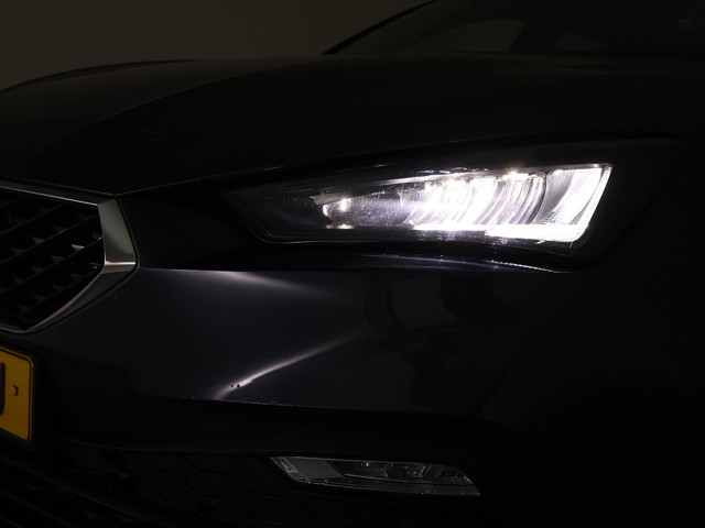 Seat Leon 1.0 TSI STYLE INTENSE + WEGKL. TREKHAAK | VIRTUAL COCKPIT | CAMERA | STOELVERW. | NAVIGATIE | CARPLAY