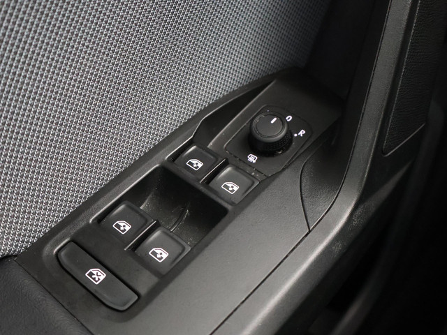 Seat Leon 1.0 TSI STYLE INTENSE + WEGKL. TREKHAAK | VIRTUAL COCKPIT | CAMERA | STOELVERW. | NAVIGATIE | CARPLAY
